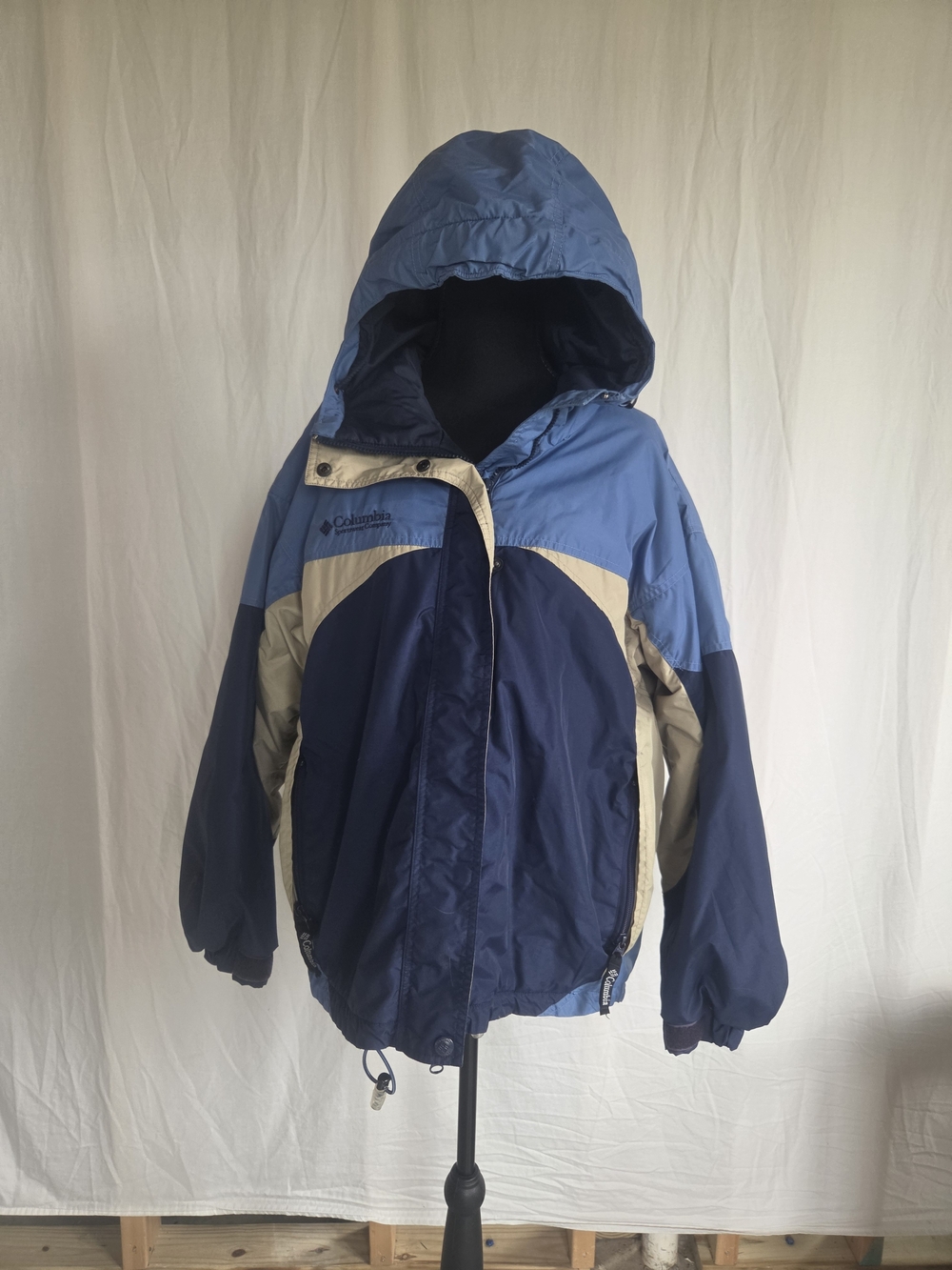Columbia Womans Blue Hooded Winter Jacket